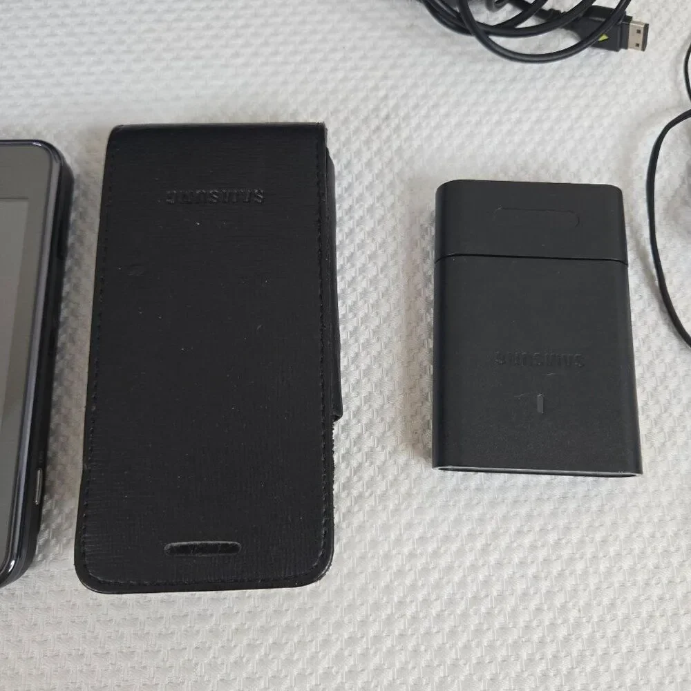 Vintage Samsung Instinct SPH-M800 Phone Bundle Sprint Black